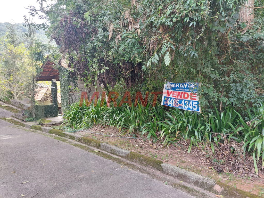 Terreno de 1355m² em Serra Da Cantareira
