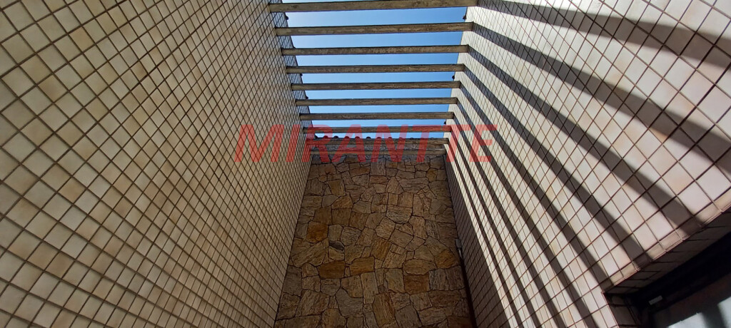 Sobrado de 443m² com 4 quartos em Vila Maria