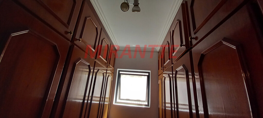 Sobrado de 443m² com 4 quartos em Vila Maria