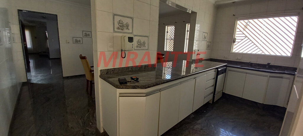 Sobrado de 443m² com 4 quartos em Vila Maria