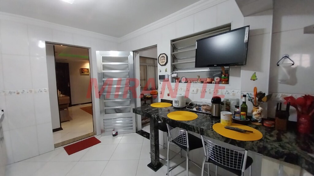 Sobrado de 292m² com 4 quartos em Vila Zilda