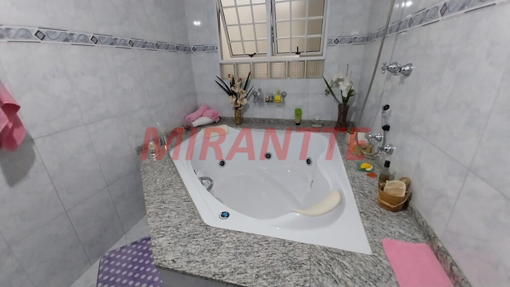 Sobrado de 292m² com 4 quartos em Vila Zilda