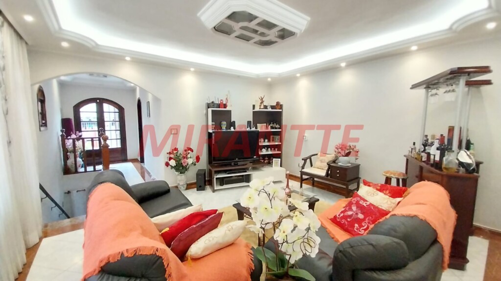 Sobrado de 292m² com 4 quartos em Vila Zilda