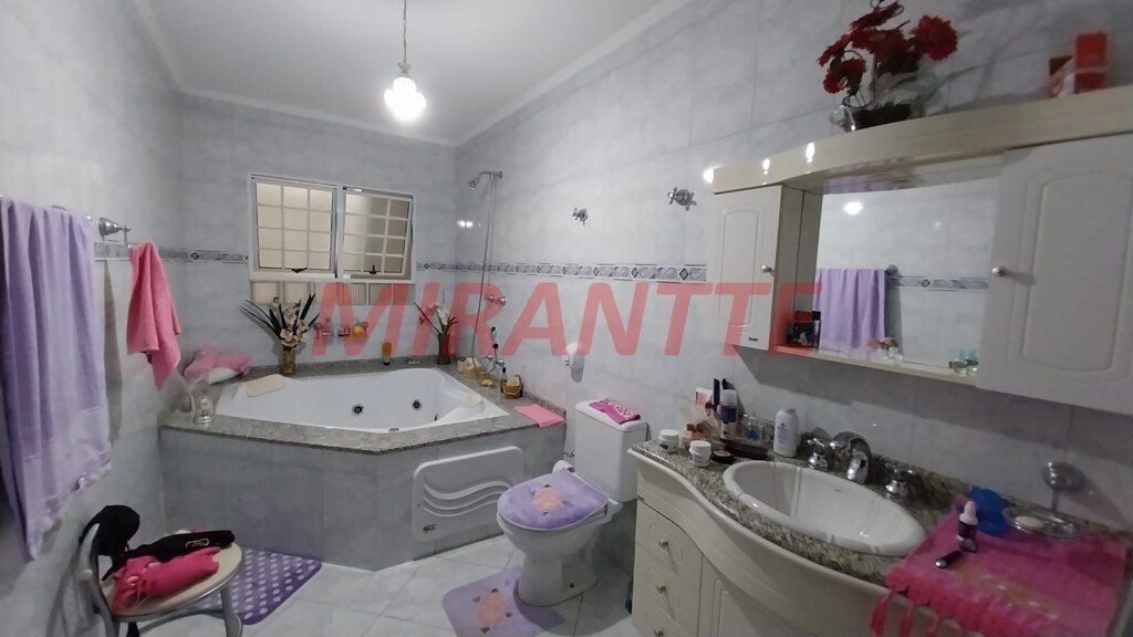 Sobrado de 292m² com 4 quartos em Vila Zilda