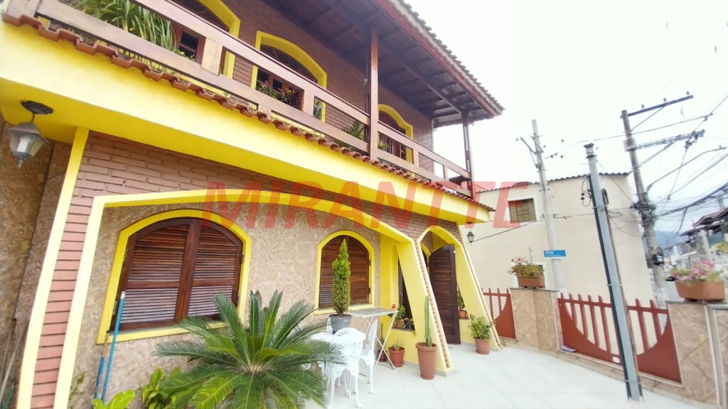 Sobrado de 292m² com 4 quartos em Vila Zilda