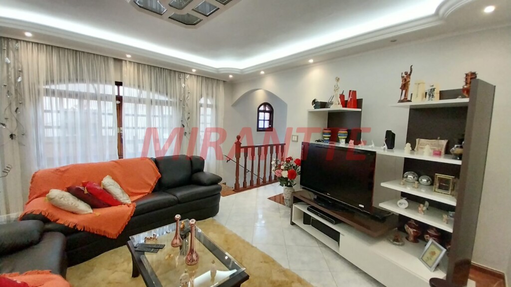 Sobrado de 292m² com 4 quartos em Vila Zilda