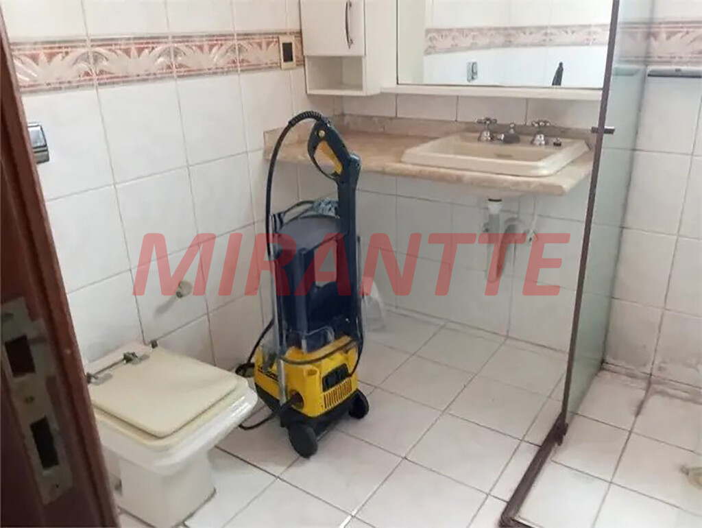 Sobrado de 220m² com 3 quartos em Vila Nivi