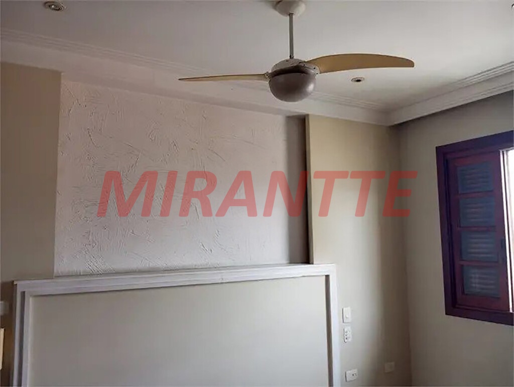 Sobrado de 220m² com 3 quartos em Vila Nivi