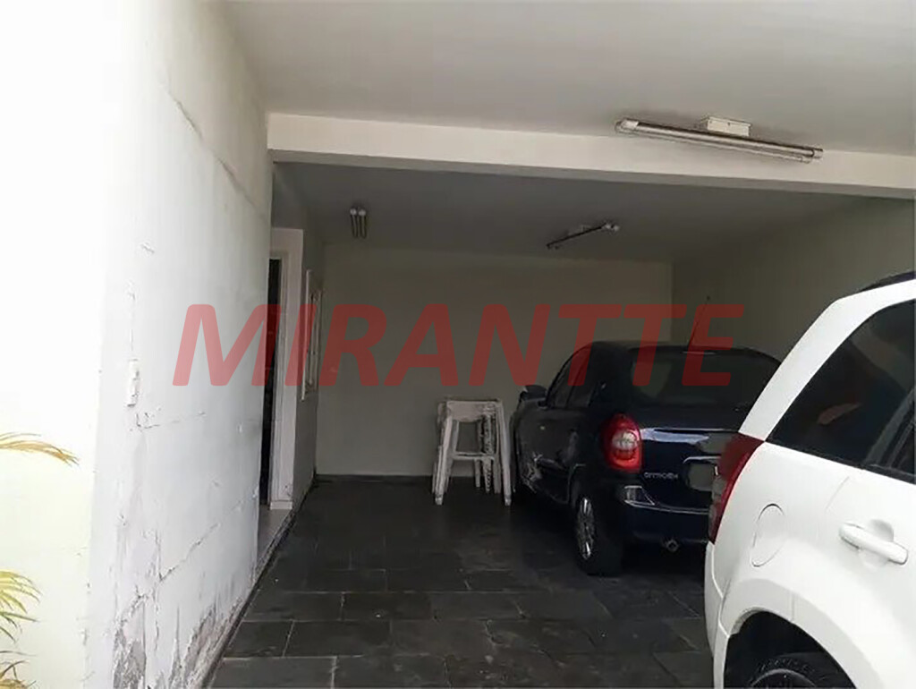 Sobrado de 220m² com 3 quartos em Vila Nivi