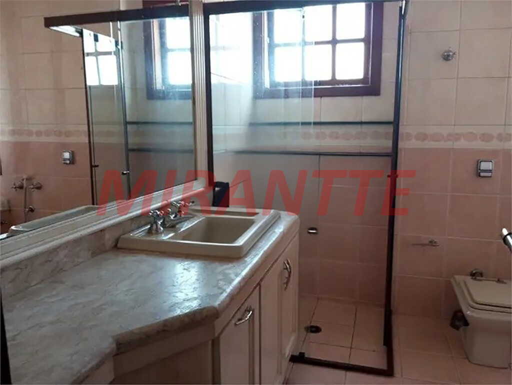 Sobrado de 220m² com 3 quartos em Vila Nivi