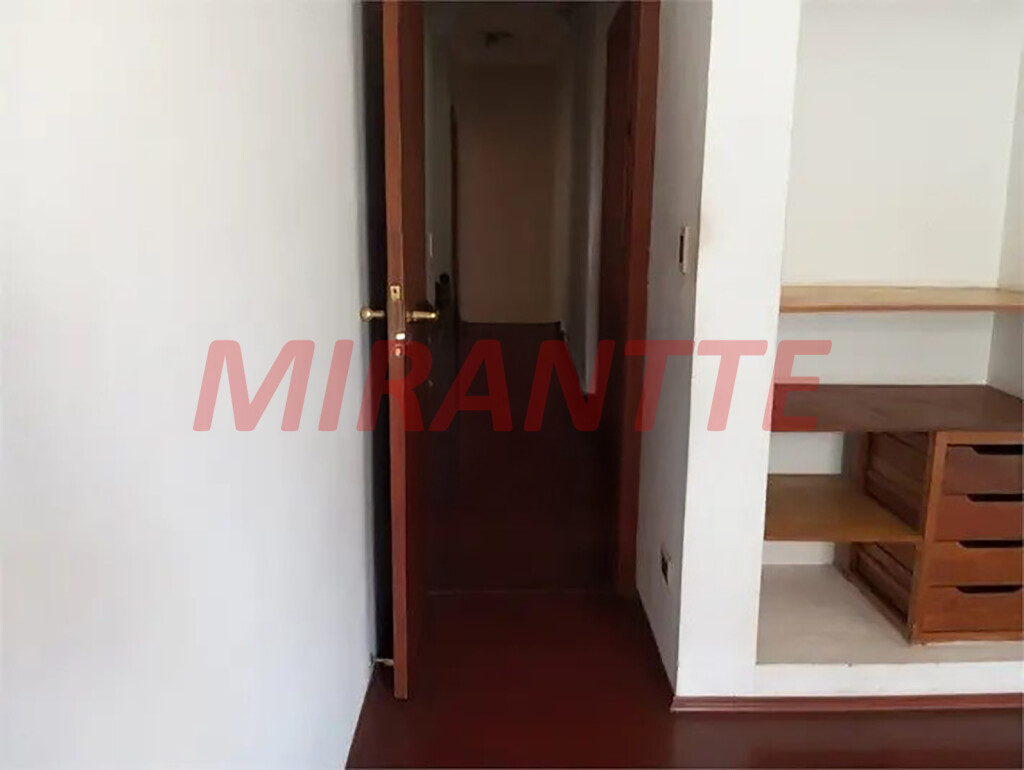 Sobrado de 220m² com 3 quartos em Vila Nivi