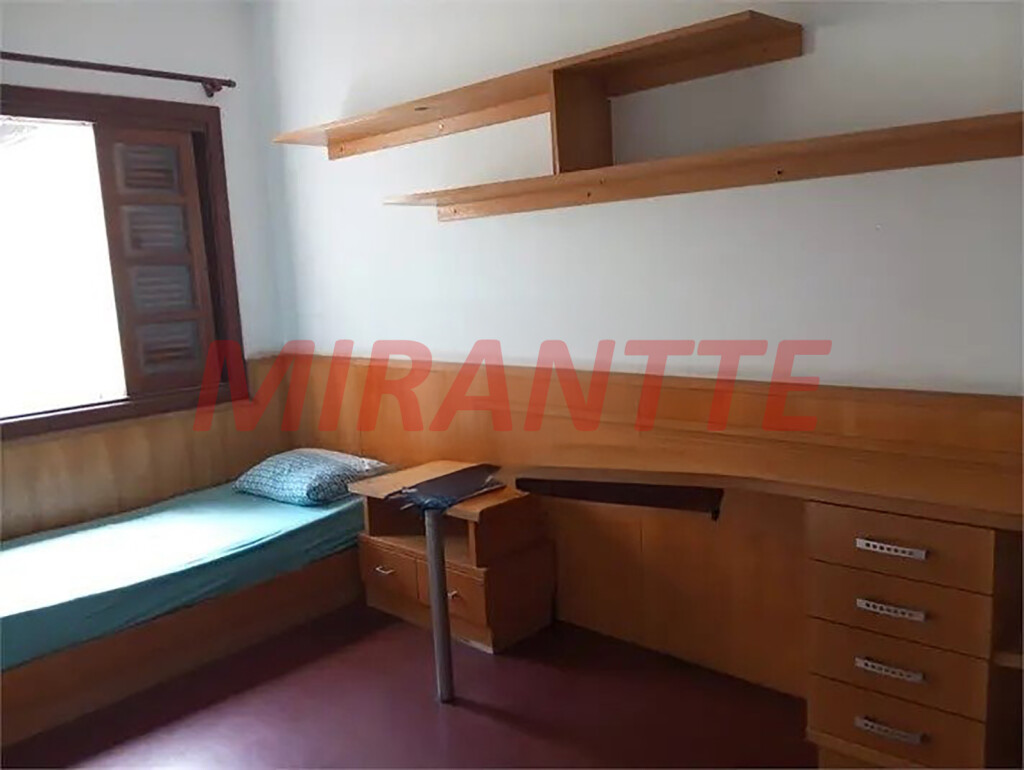 Sobrado de 220m² com 3 quartos em Vila Nivi