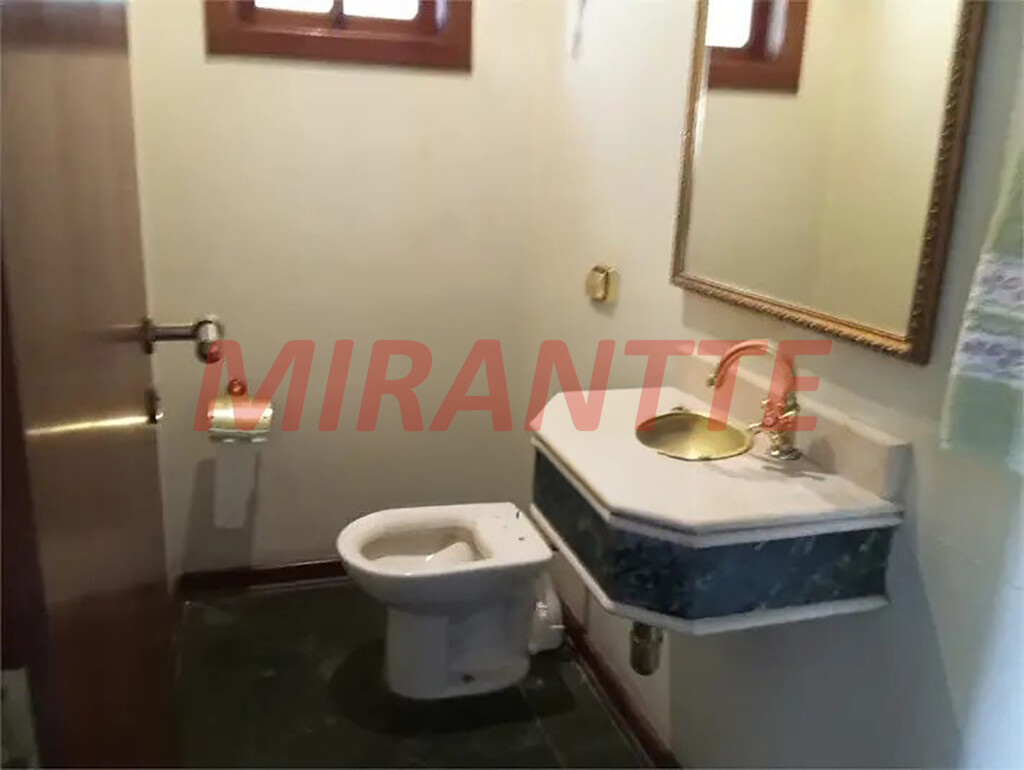 Sobrado de 220m² com 3 quartos em Vila Nivi