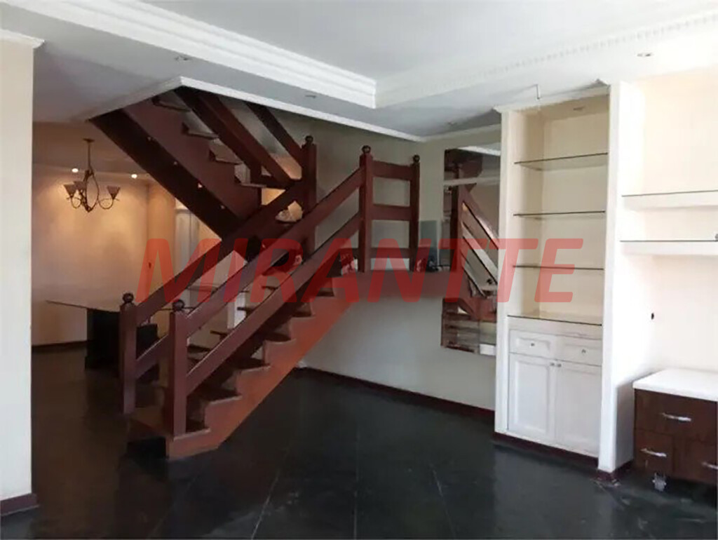 Sobrado de 220m² com 3 quartos em Vila Nivi
