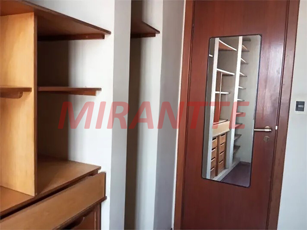Sobrado de 220m² com 3 quartos em Vila Nivi