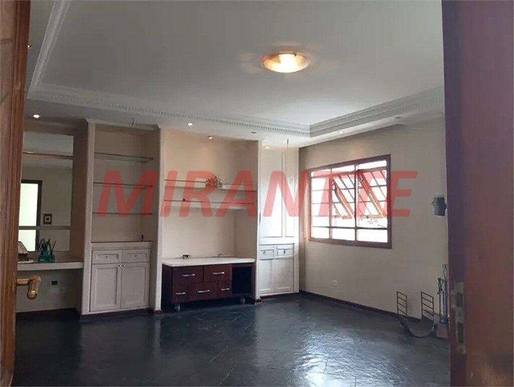 Sobrado de 220m² com 3 quartos em Vila Nivi