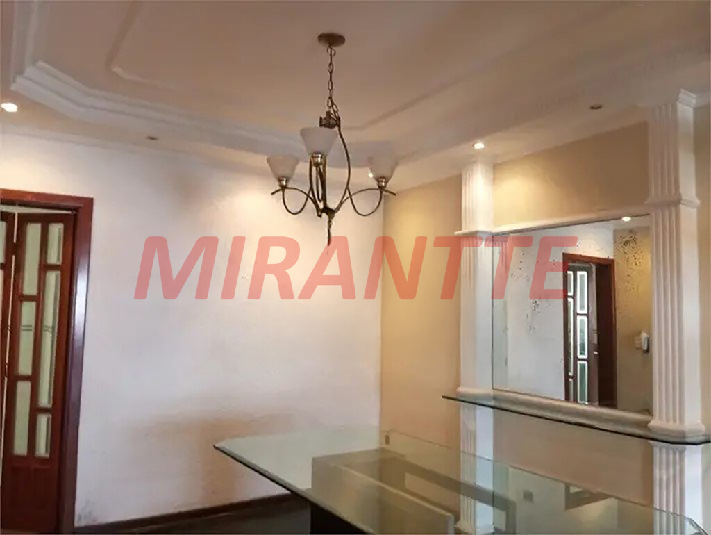 Sobrado de 220m² com 3 quartos em Vila Nivi