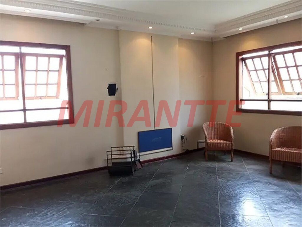 Sobrado de 220m² com 3 quartos em Vila Nivi