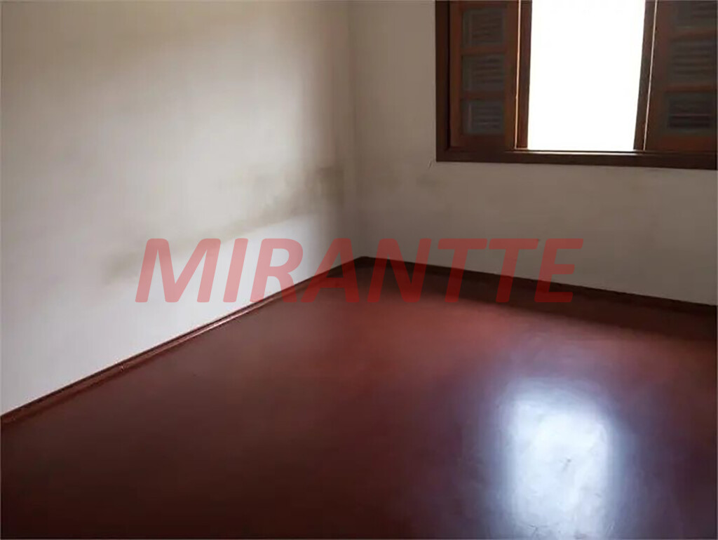 Sobrado de 220m² com 3 quartos em Vila Nivi