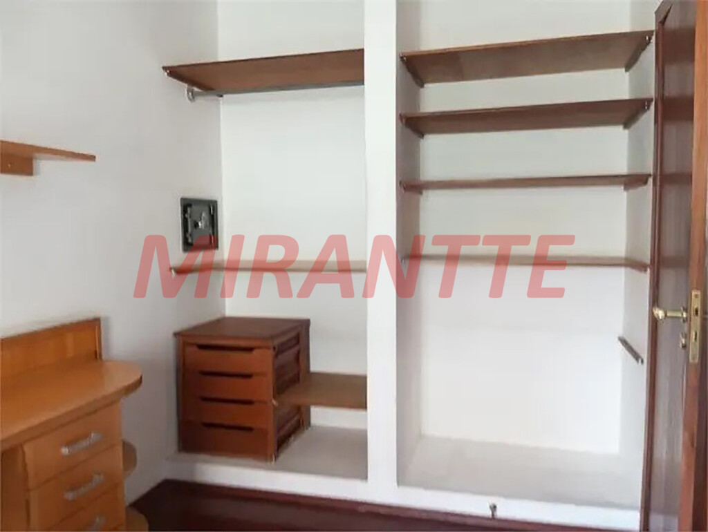Sobrado de 220m² com 3 quartos em Vila Nivi