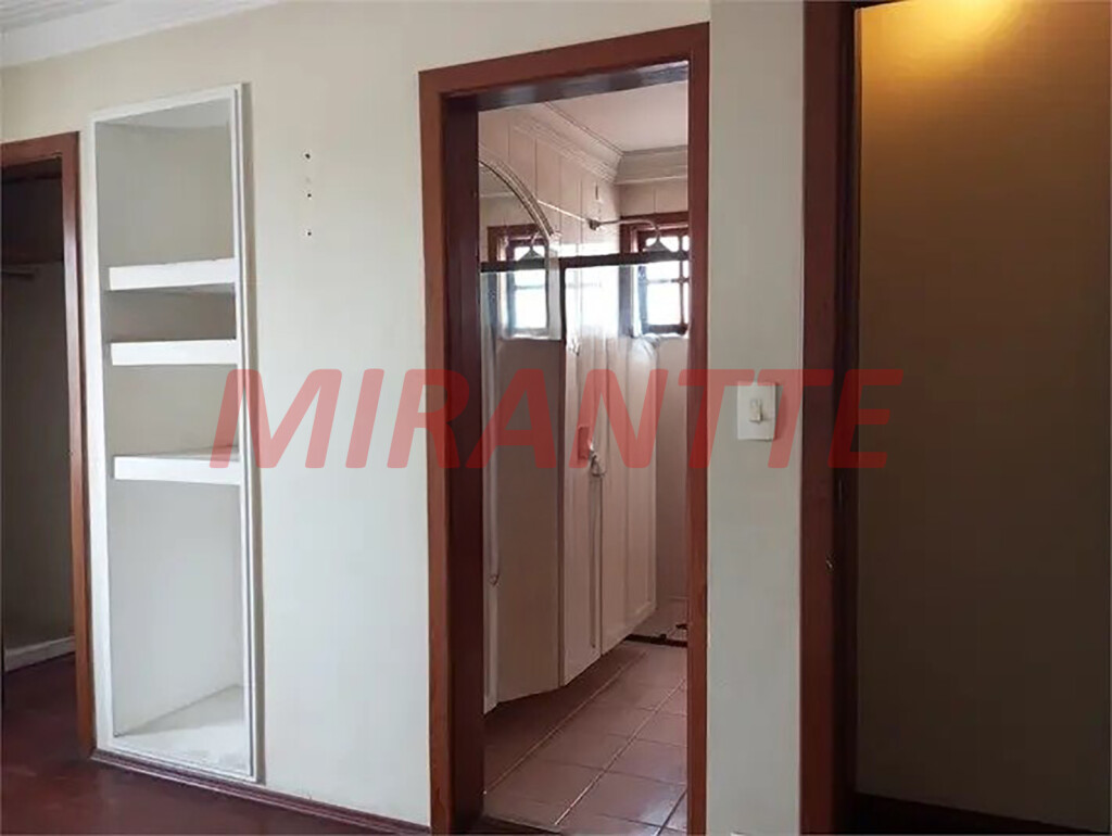 Sobrado de 220m² com 3 quartos em Vila Nivi