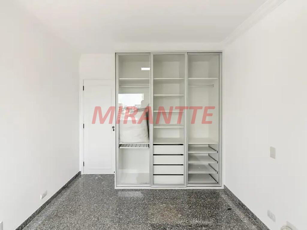 Apartamento de 159m² com 3 quartos em Água Fria