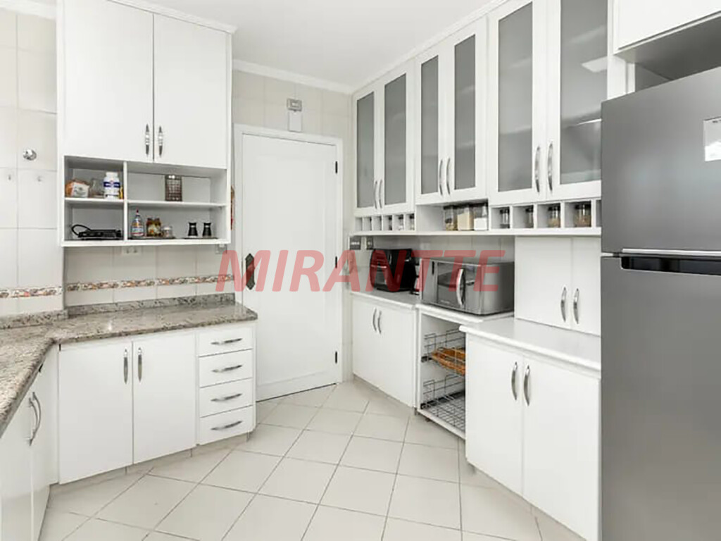 Apartamento de 159m² com 3 quartos em Água Fria