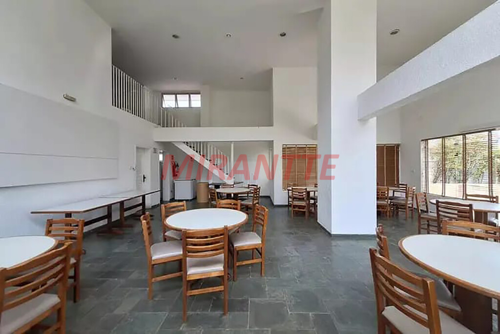 Apartamento de 159m² com 3 quartos em Água Fria