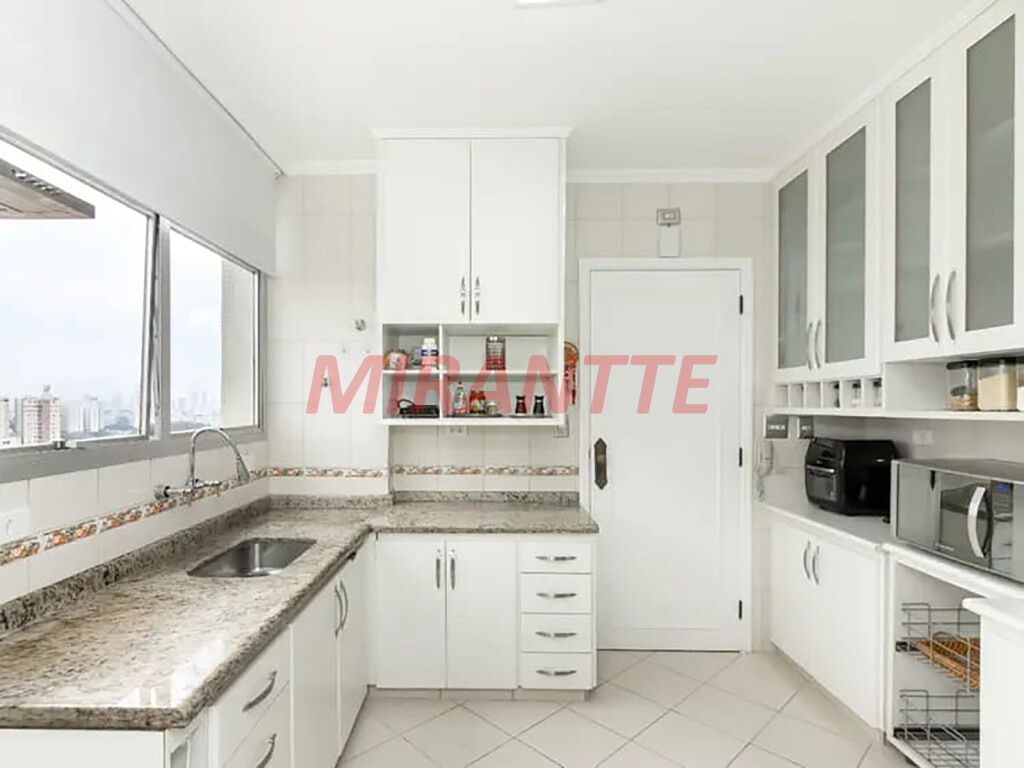 Apartamento de 159m² com 3 quartos em Água Fria