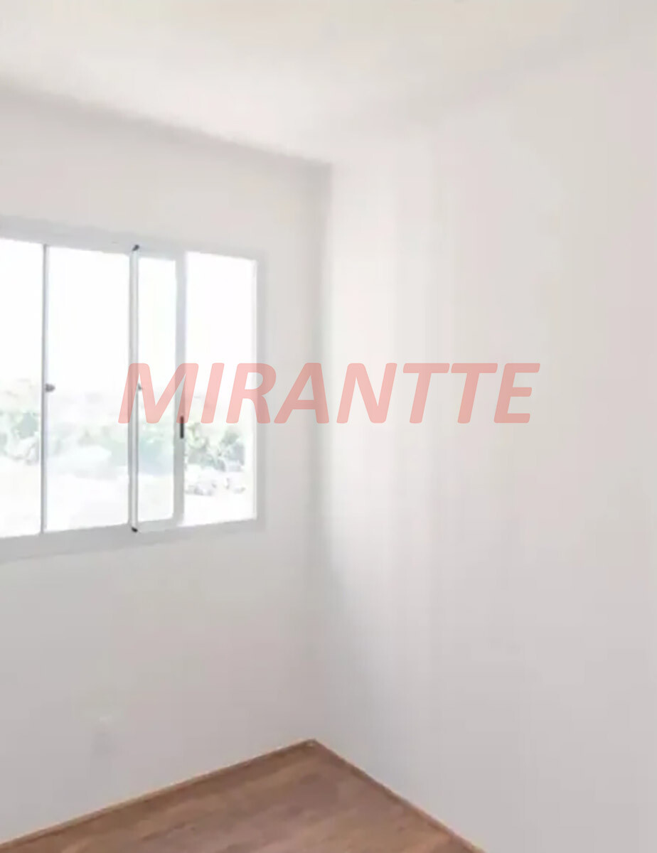 Apartamento de 32m² com 2 quartos em Parque Novo Mundo