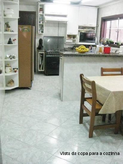 Sobrado de 250m² com 4 quartos em Vila Nova Parada