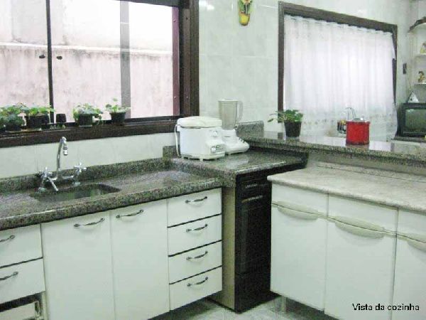 Sobrado de 250m² com 4 quartos em Vila Nova Parada