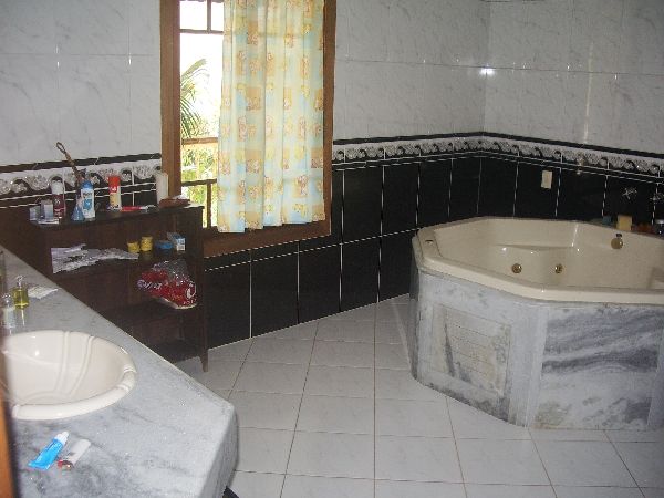 Sobrado com 4 quartos em Jardim Virginia Bianca
