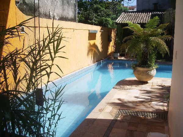 Sobrado com 4 quartos em Jardim Virginia Bianca