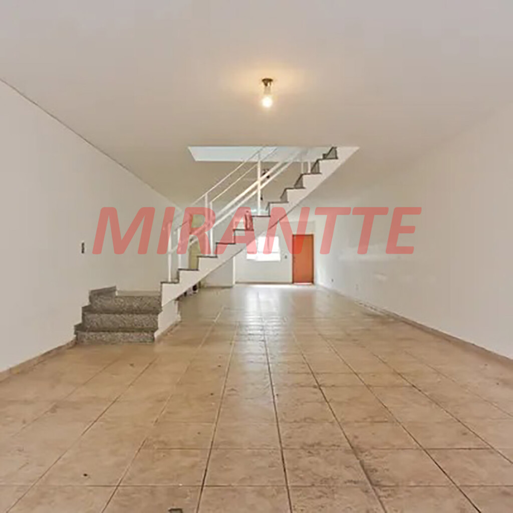 Sobrado de 380m² com 4 quartos em Parada  Inglesa