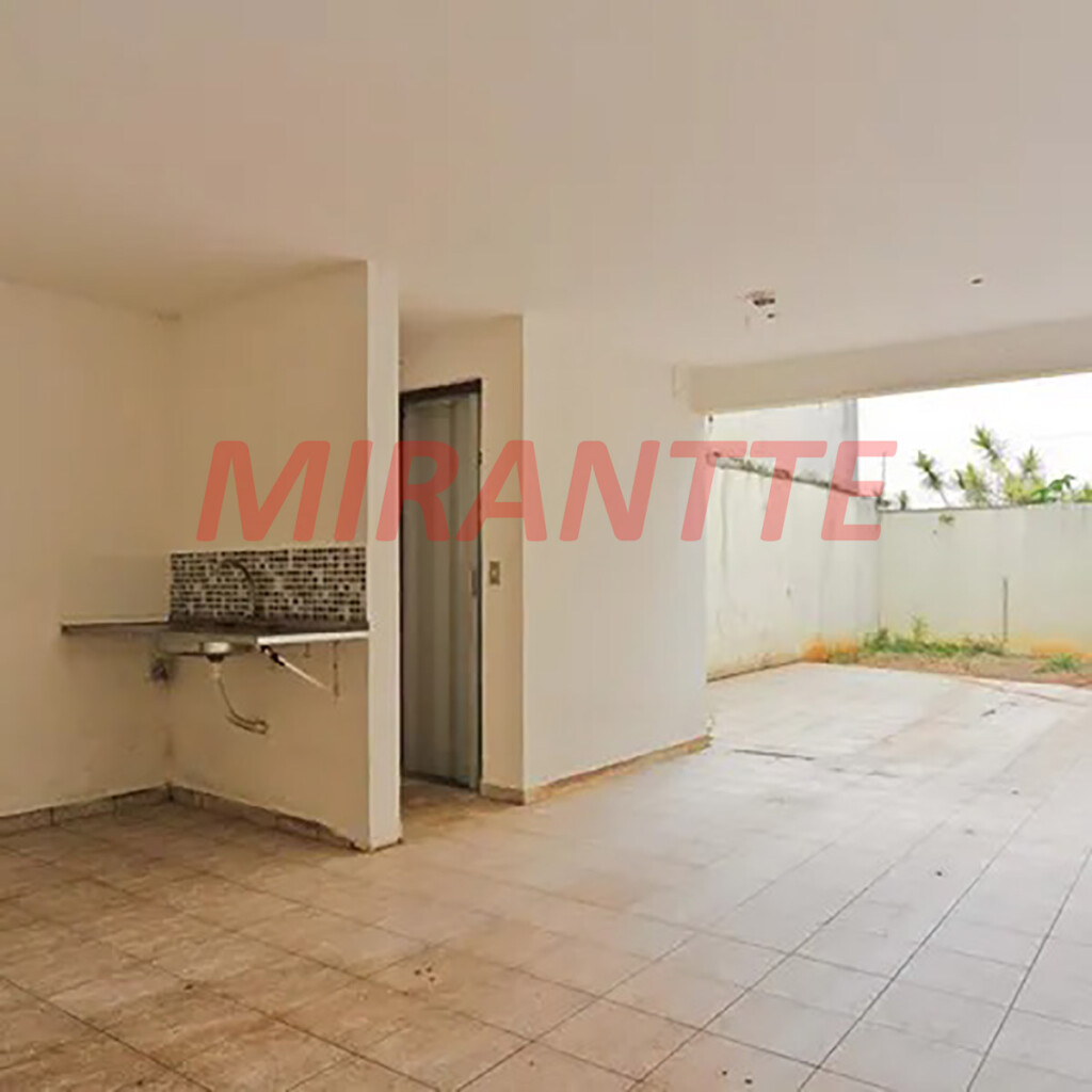 Sobrado de 380m² com 4 quartos em Parada  Inglesa