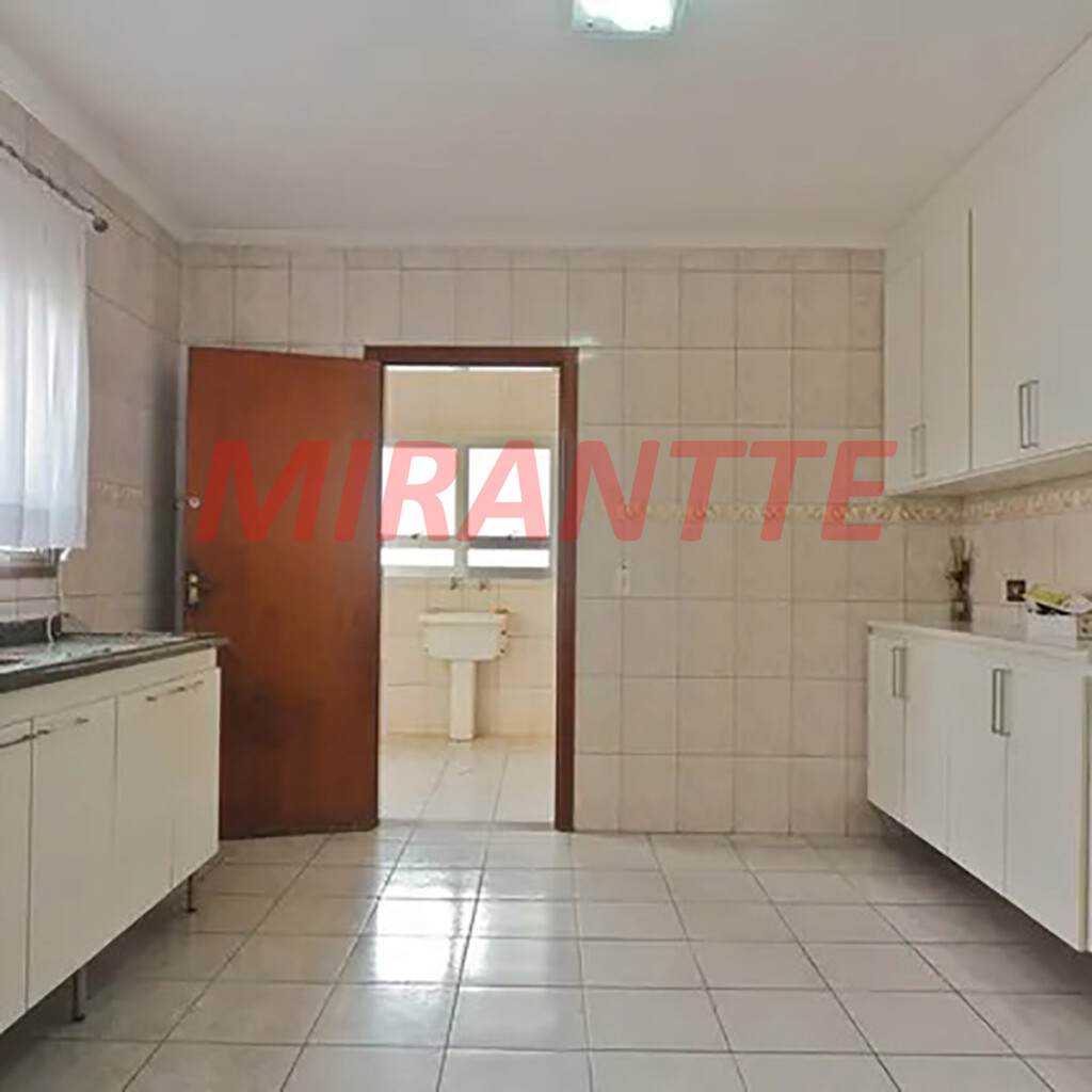 Sobrado de 380m² com 4 quartos em Parada  Inglesa