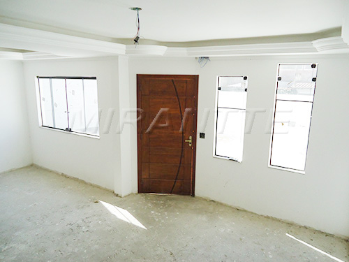 Sobrado com 4 quartos em Tremembe