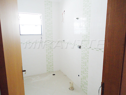 Sobrado com 4 quartos em Tremembe