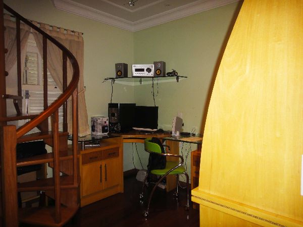 Sobrado de 400m² com 7 quartos em Tremembe
