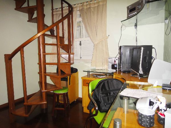 Sobrado de 400m² com 7 quartos em Tremembe