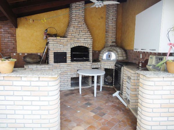 Sobrado de 400m² com 7 quartos em Tremembe