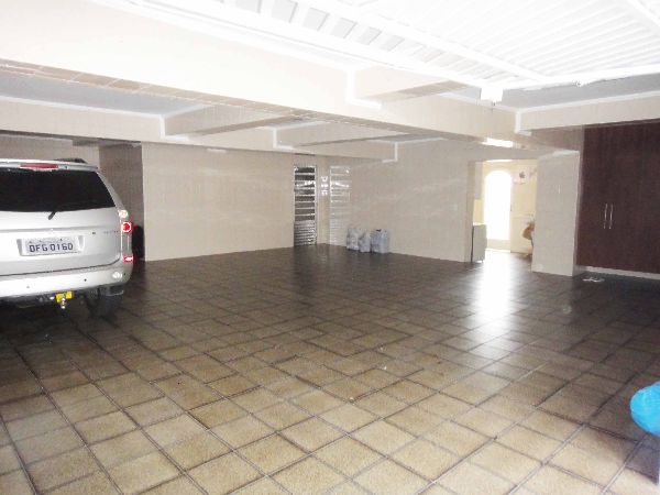 Sobrado de 400m² com 7 quartos em Tremembe