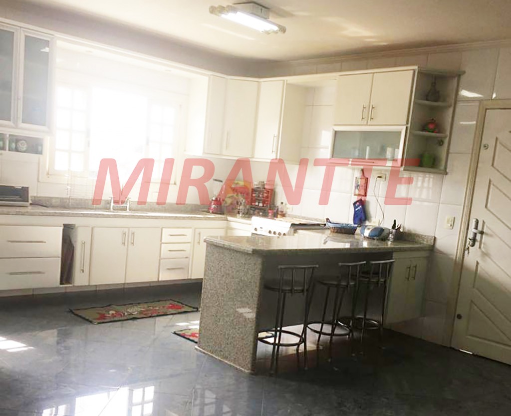 Sobrado de 377m² com 4 quartos em Mandaqui