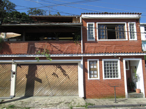 Sobrado com 3 quartos em Horto Florestal