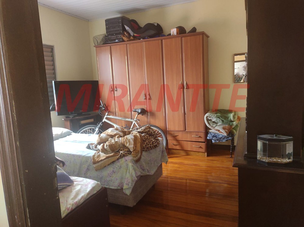 Casa terrea de 140m² com 4 quartos em Água Fria