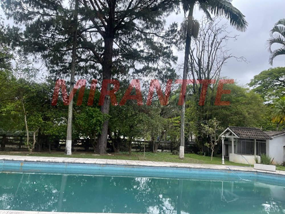 Sobrado de 858m² com 4 quartos em Barro Branco