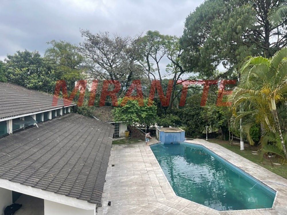 Sobrado de 858m² com 4 quartos em Barro Branco