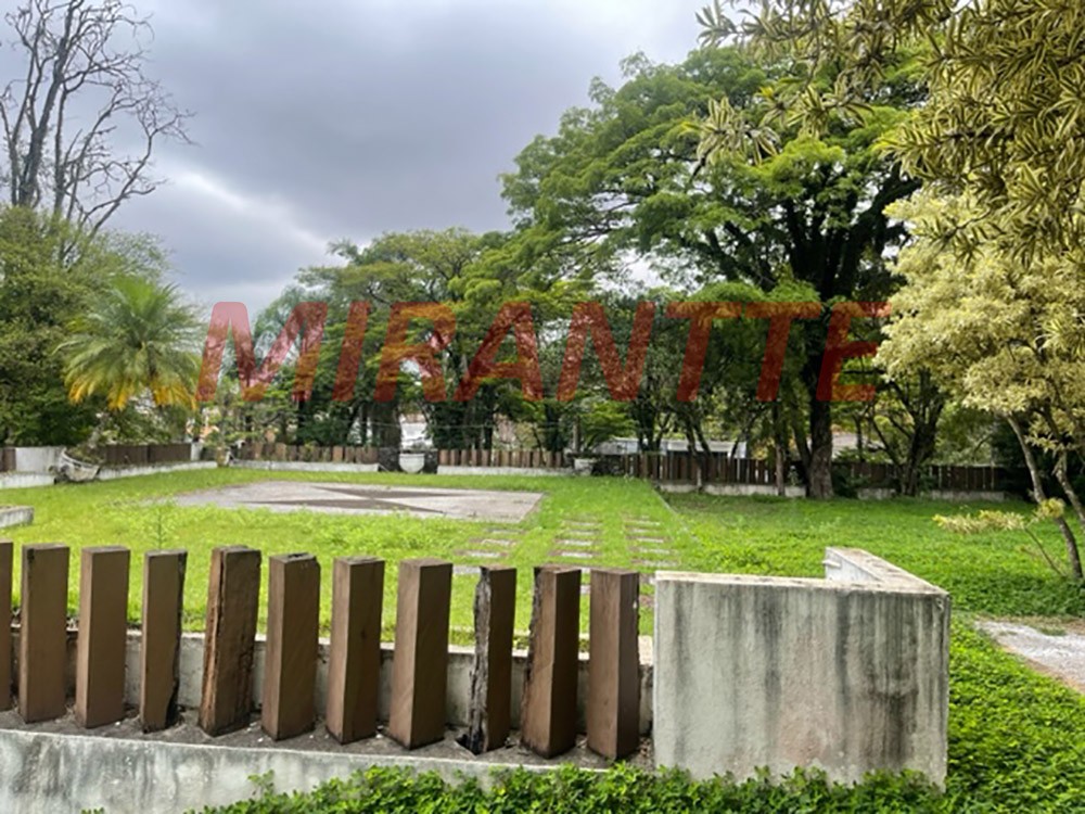 Sobrado de 858m² com 4 quartos em Barro Branco