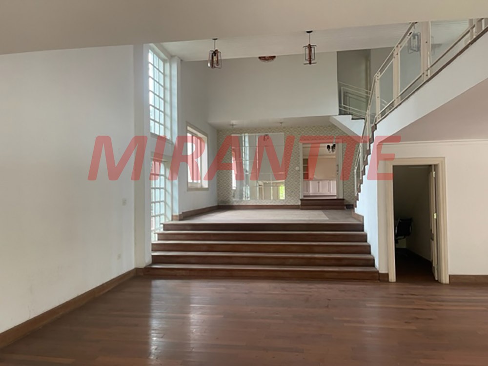 Sobrado de 858m² com 4 quartos em Barro Branco